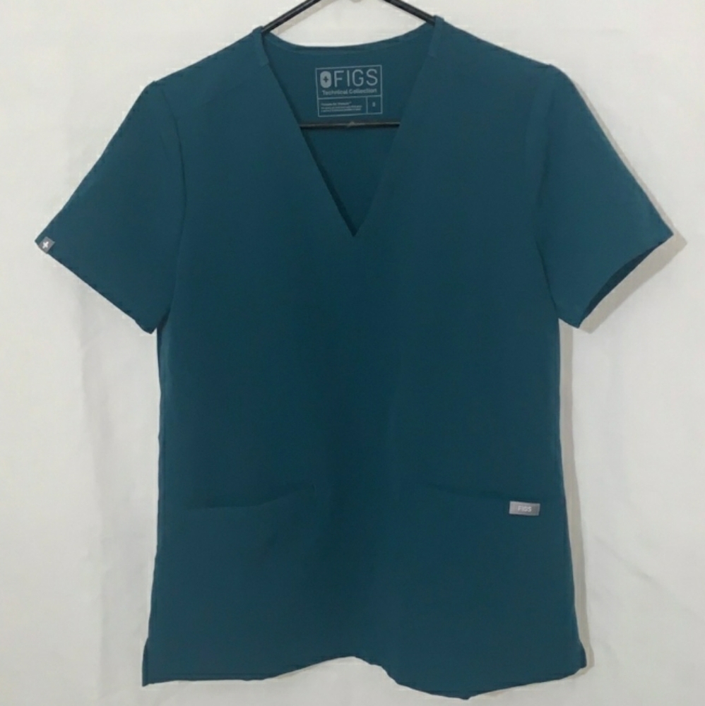 Figs Casma Three Pocket Scrub Top Caribbean Blue